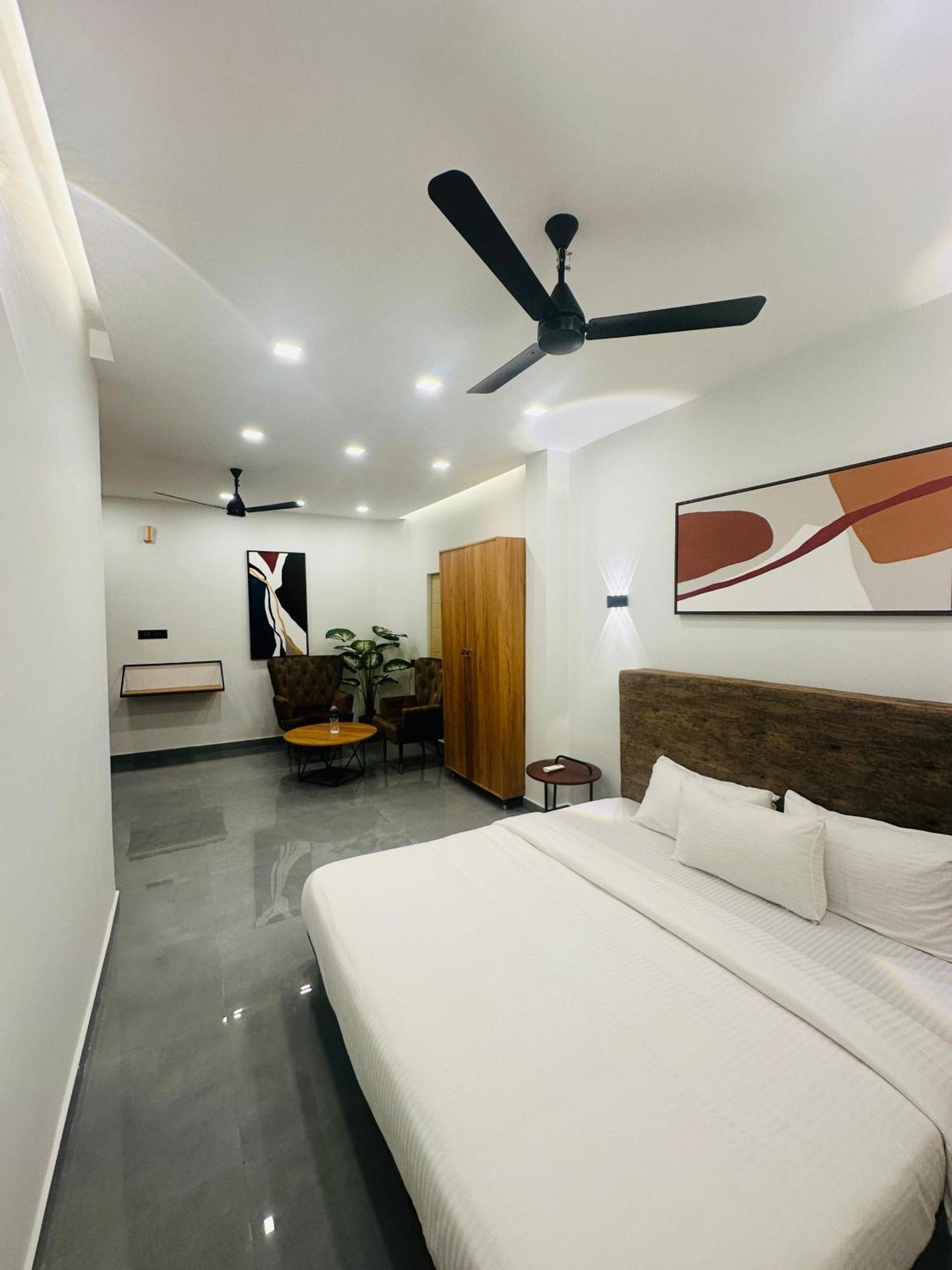 Zahir Residency Hotell Kondotty Exteriör bild